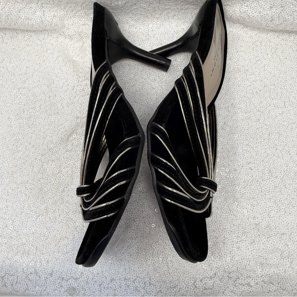 Kenneth Cole Reaction Black Velvet Metallic Trim Slip-On Heeled Sandals Size 8 - Picture 3 of 11